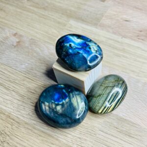 Galet Labradorite (M)