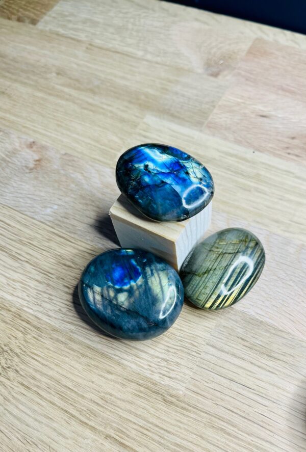 Galet Labradorite (M)