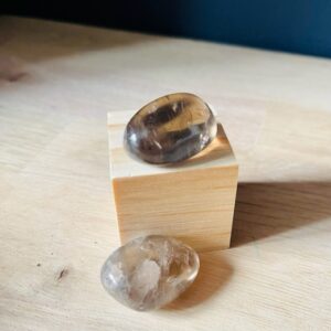 pierre roulée quartz fumé