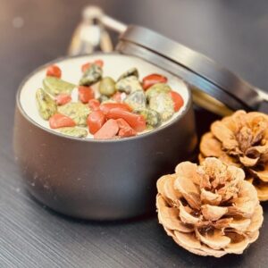 bougie spirituelle d'automne avec pierres naturelles de jade néphrite et jaspe rouge