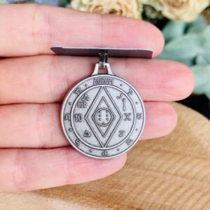 pendentif pentacle richesse argenté