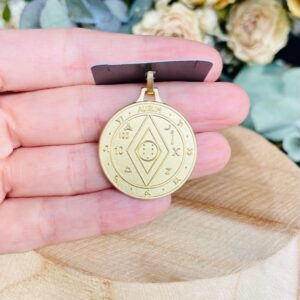 pendentif richesse doré