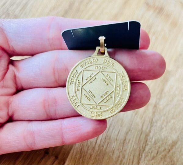 pendentif soleil doré