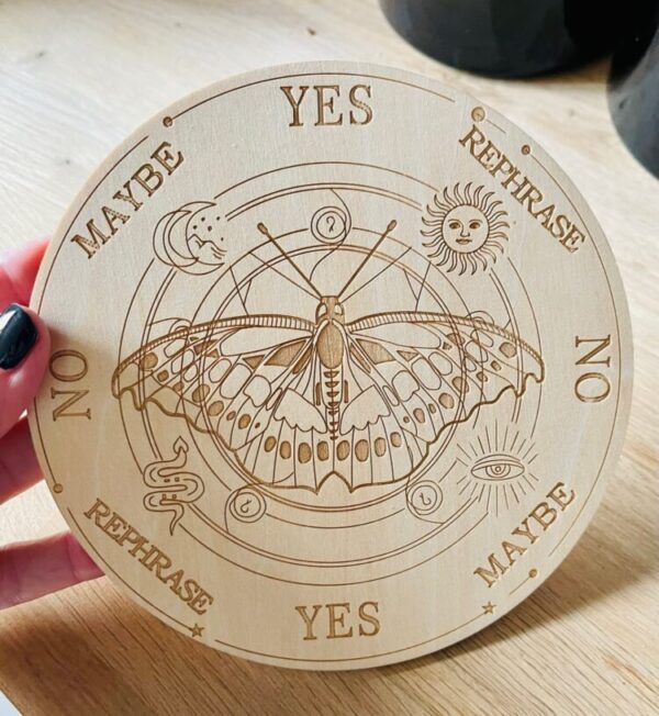 plaque divination papillon