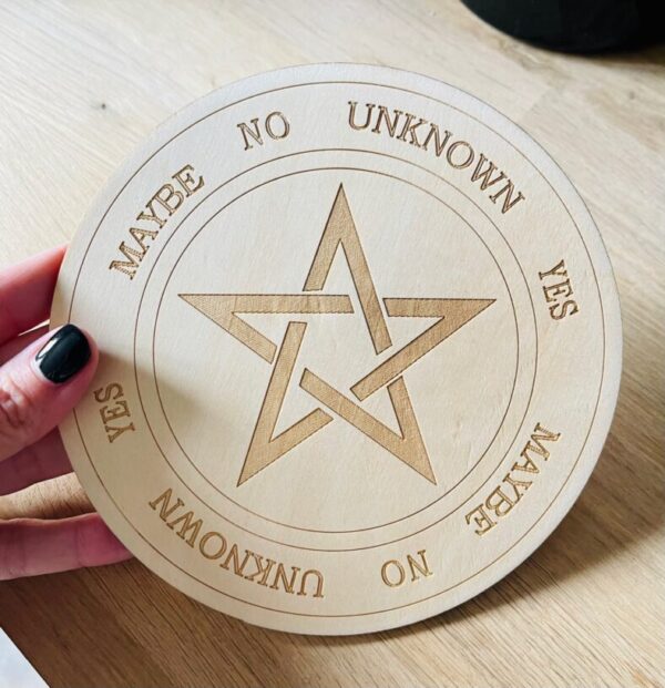plaque divination pentacle