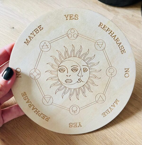 plaque divination soleil