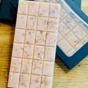 maxi tablette magiquement parfumée au Monoi avec des pierres de Quartz Fumé