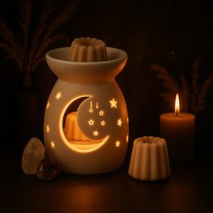 un canelé parfumé fondant dans un brule parfum