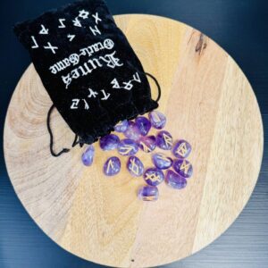 jeu de runes en améthyste